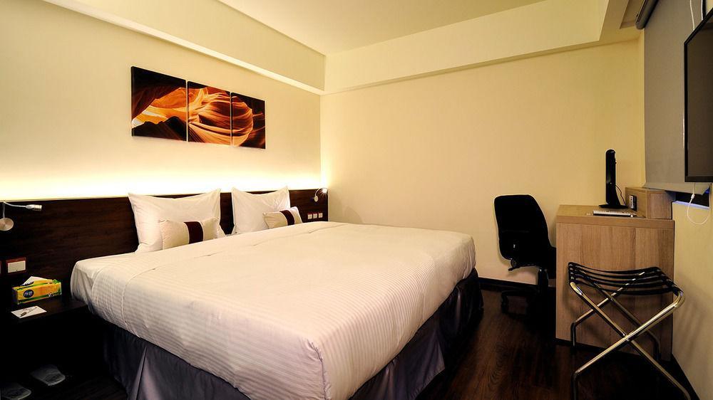 Audi Garden Business Hotel Taoyuan Exterior foto